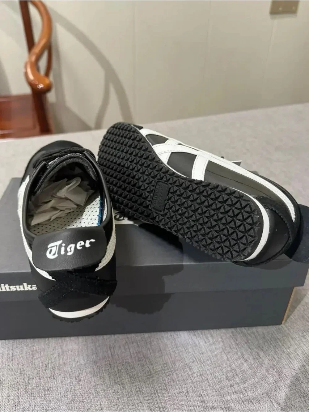 Onitsuka Tiger by Asics classic low